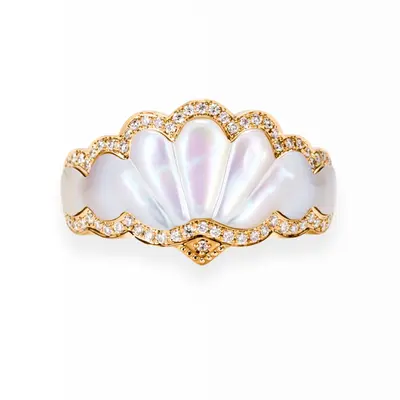 Mother of pearl Shell ring with diamonds